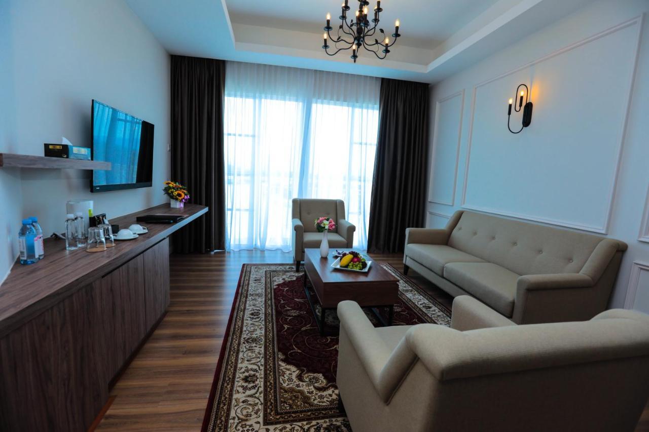 Hotel Casuarina@كوالا لكانغسار المظهر الخارجي الصورة