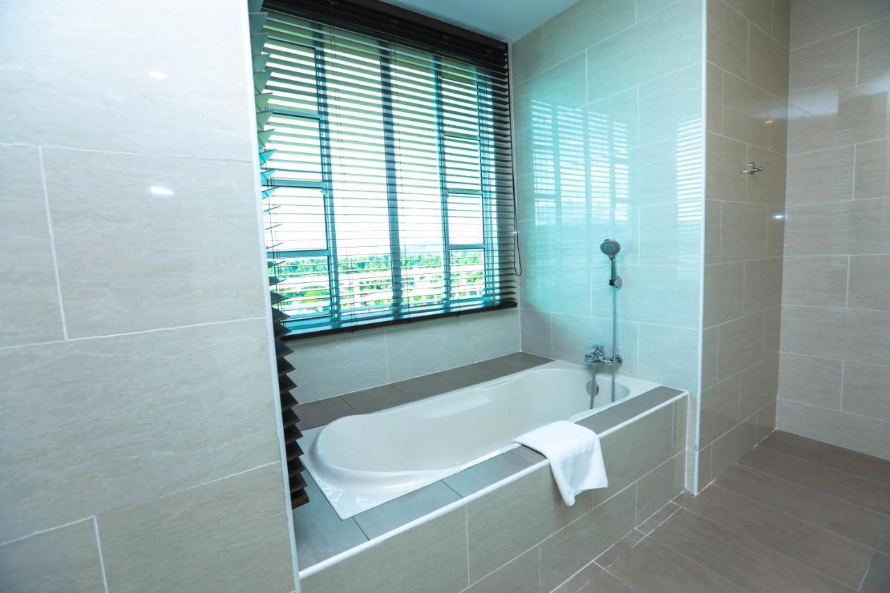 Hotel Casuarina@كوالا لكانغسار المظهر الخارجي الصورة